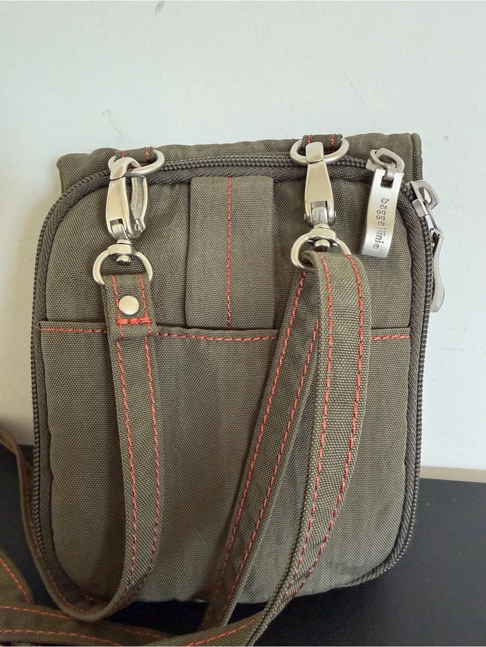 Baggallini Olive Green Crossbody Bag Orange Stitching Travel Organizer